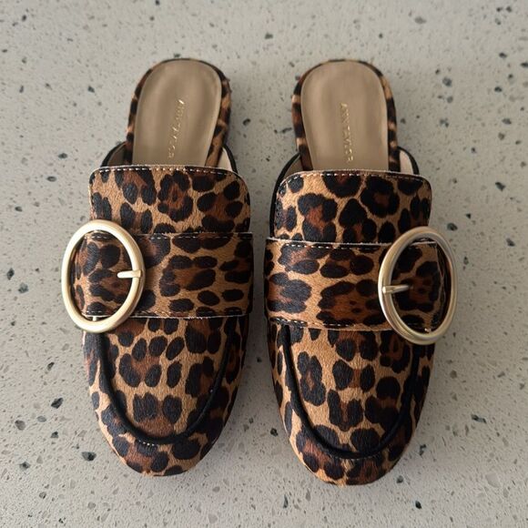 Ann Taylor Mules Flat Leopard Print Calf Hair Women's Size 5.5 Slip On Shoes EUC - Picture 2 of 12